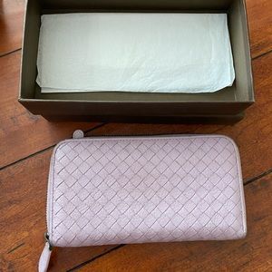 Authentic Bottega veneta lavender zip wallet